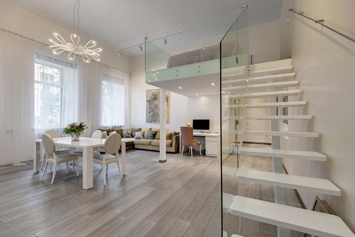 Белоснежная квартира в центре Санкт-Петербурга