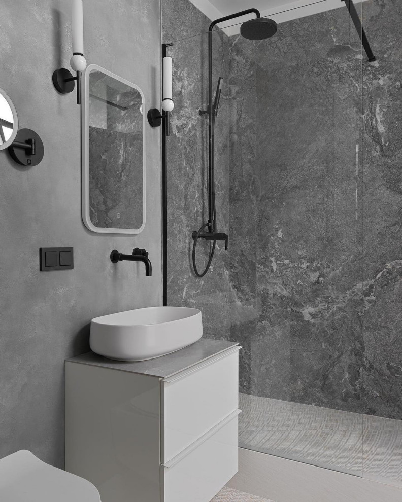 Интерьер ванной комнаты и спальни