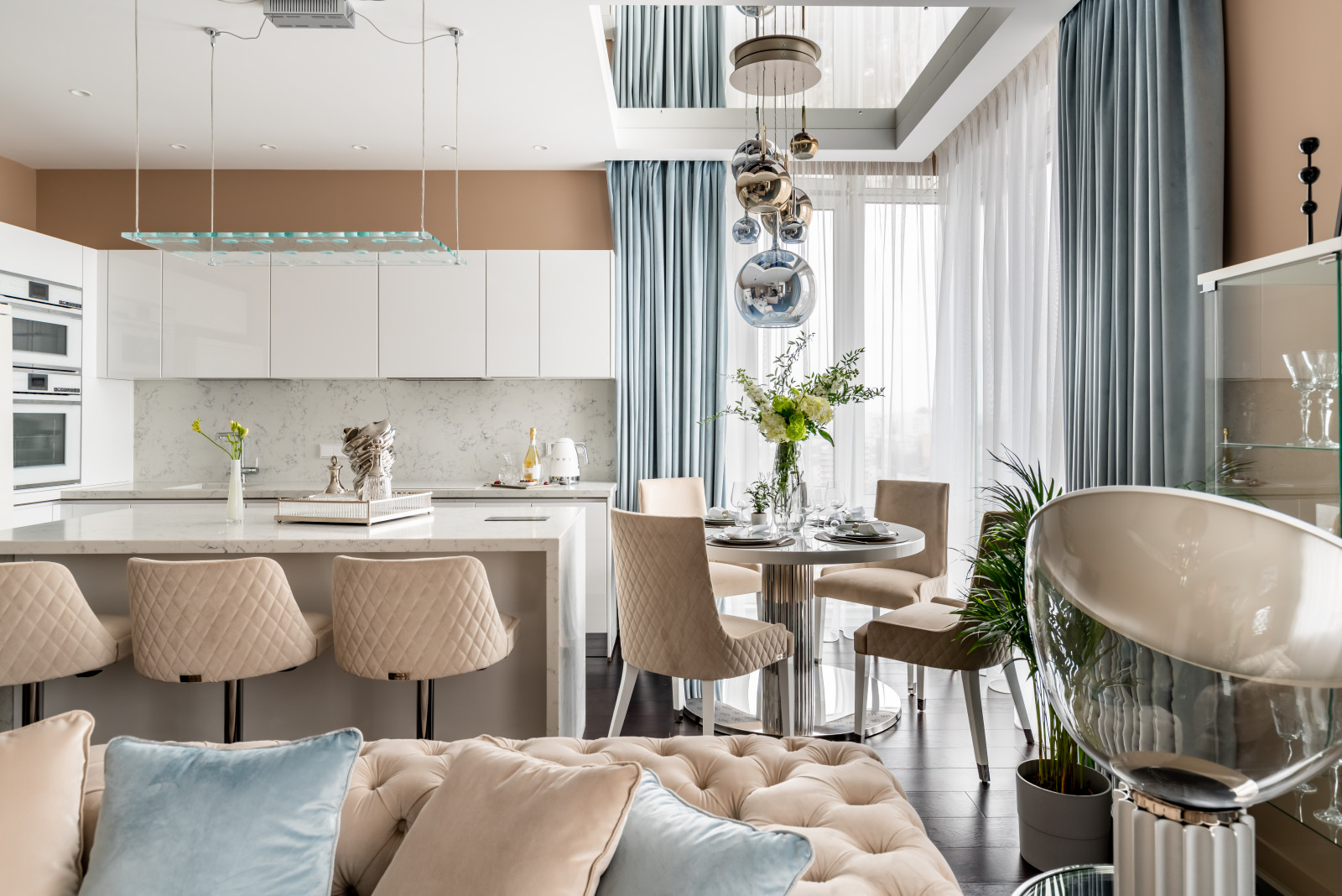 Бежевый и зеркала