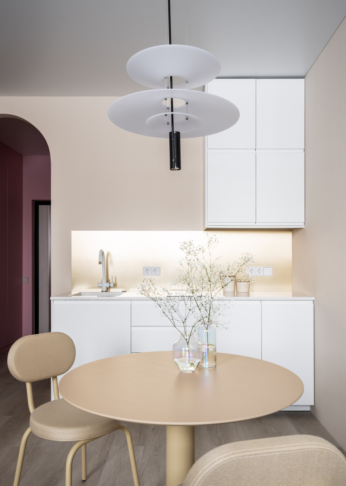 Houzz тур: 24 кв.м — студия с розовой прихожей и видом на Неву