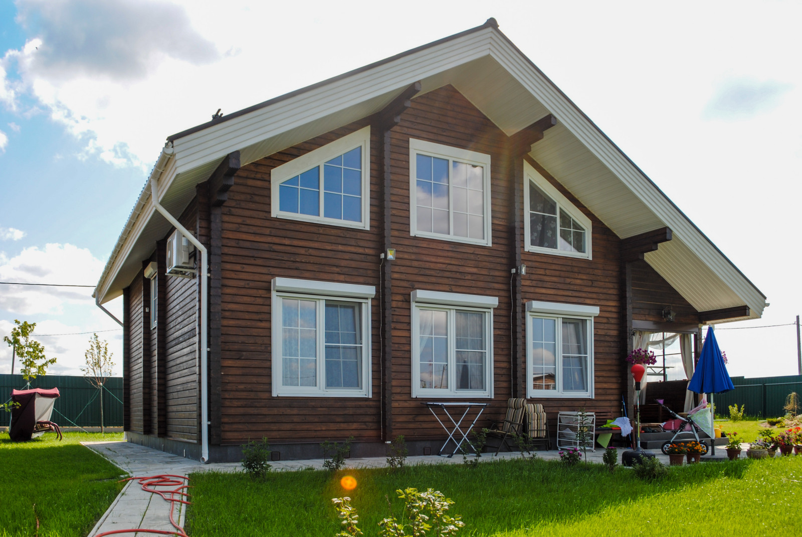 Дом в поселке "Изумрудная поляна"