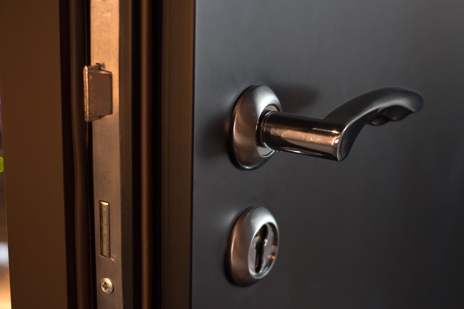 Обложка проекта: Soundproof doors