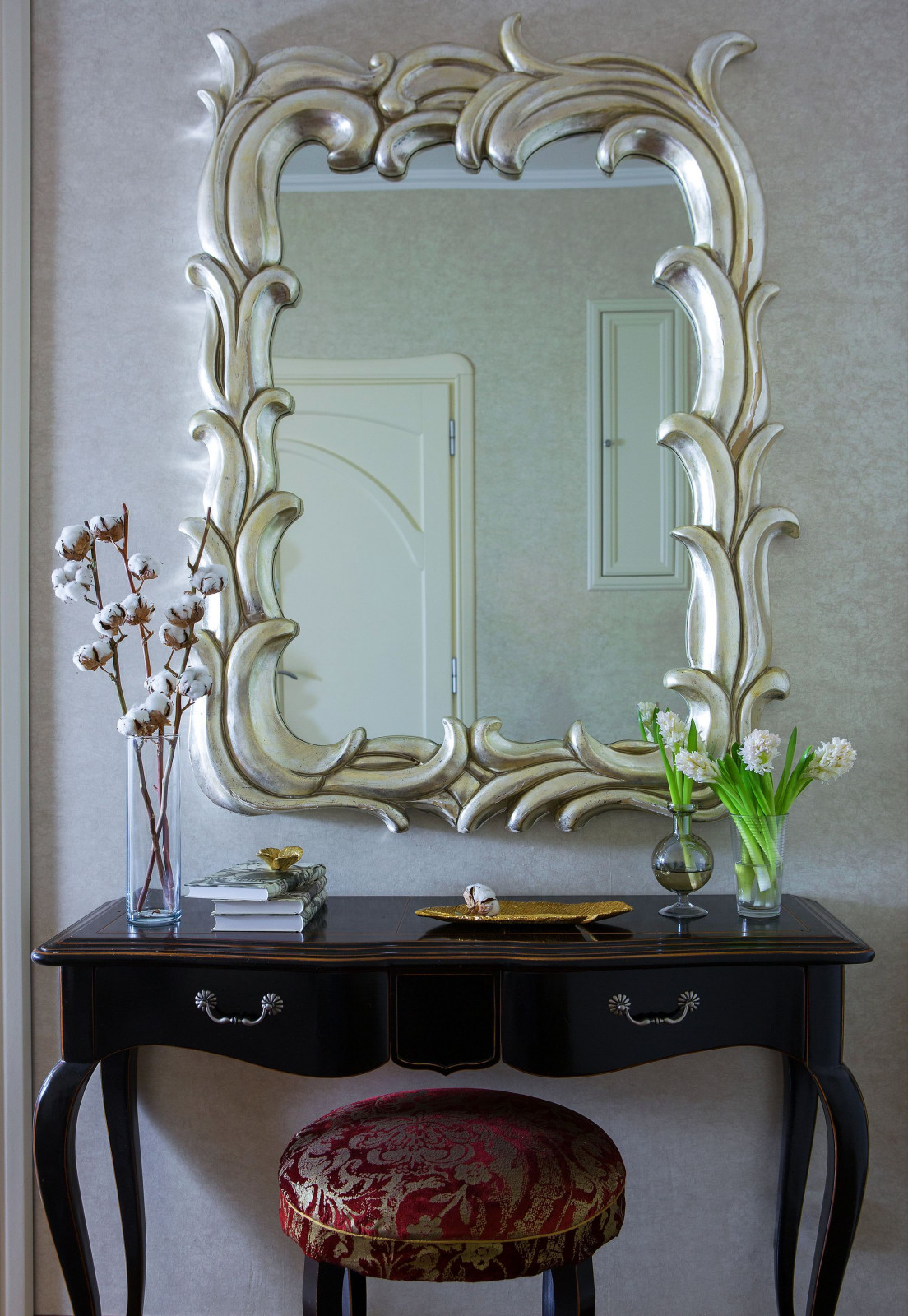 Красивая классическая квартира от Людмилы Пожидаевой