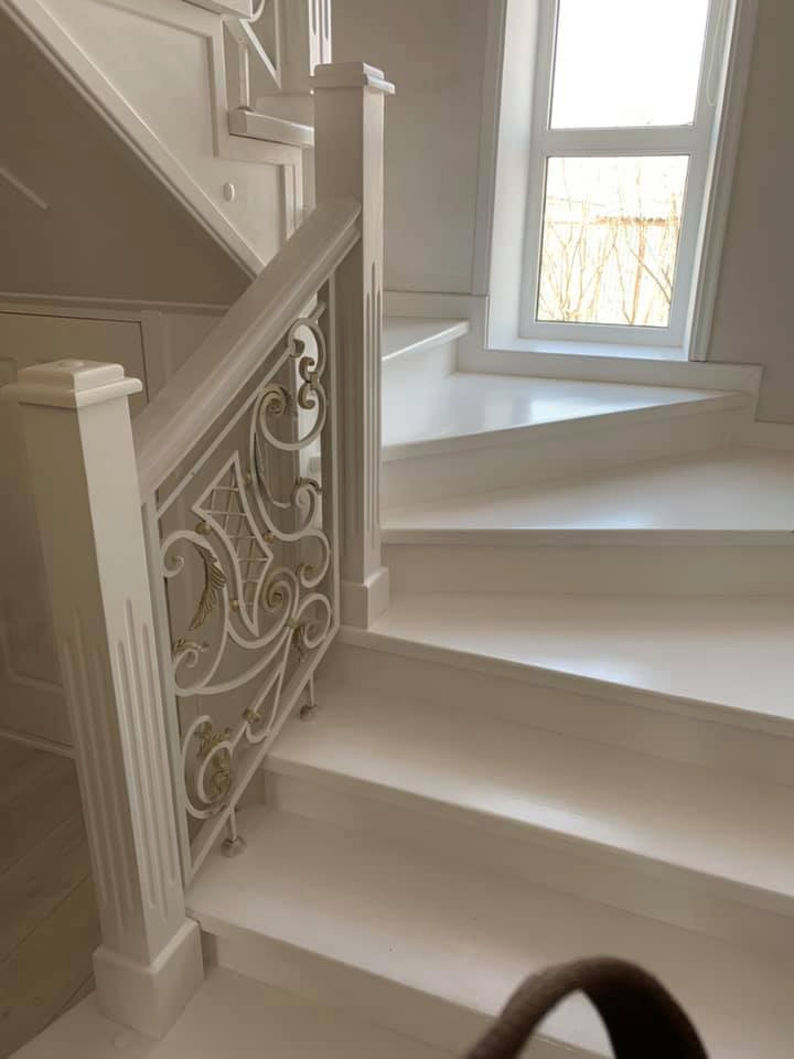 Классическая ясеневая лестница