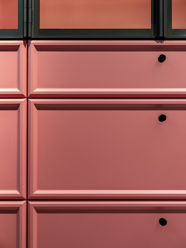 Кухня в цвете лосось