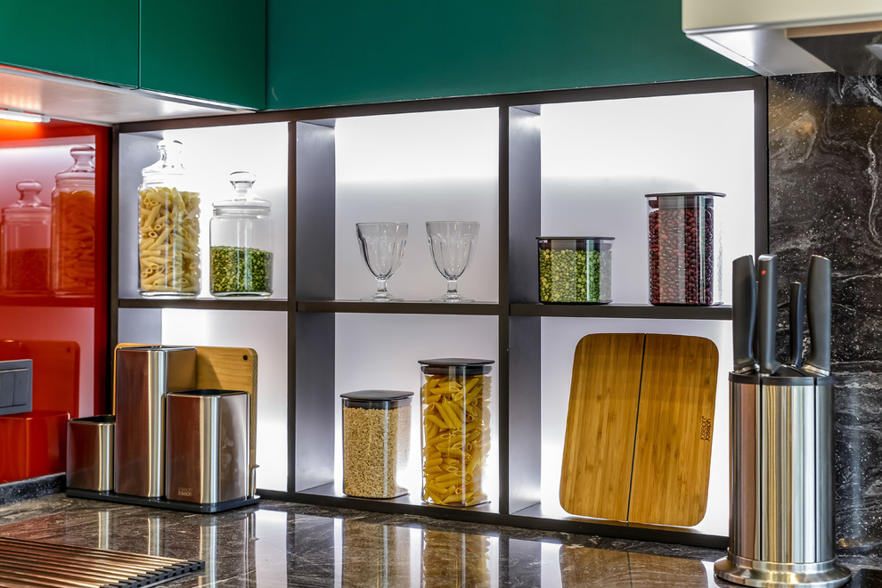 «Квартирный вопрос»: «Гранатовая кухня»