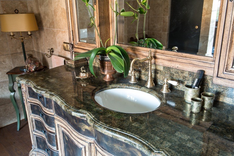 Дом с антиквариатом