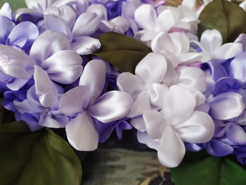 Корзина с фиалками