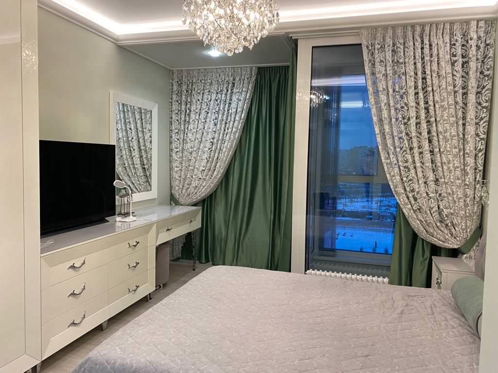 акцент на изумрудный