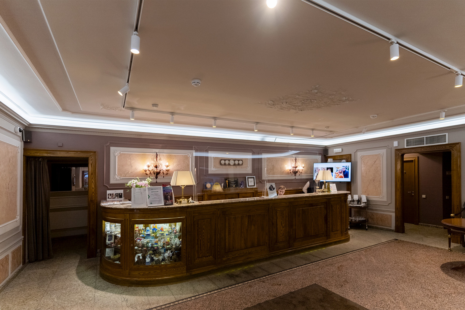 Обложка проекта: Отель Гельвеция