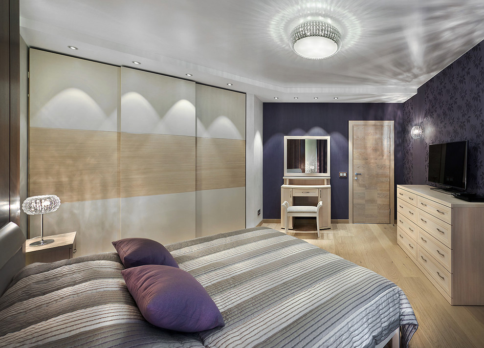 NUT-WOOD — Bedroom