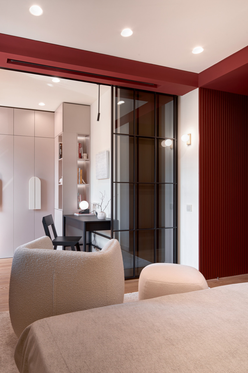 Спальня с багровым порталом