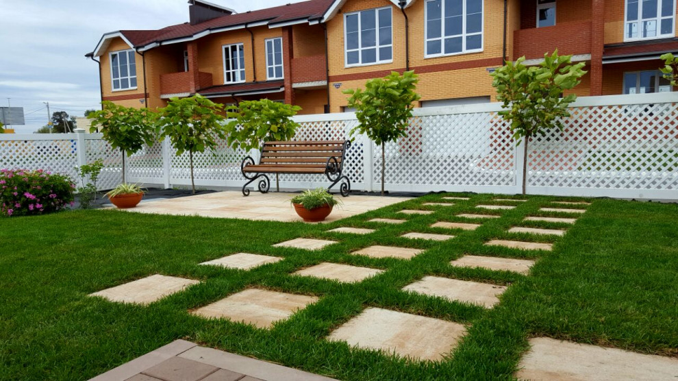 Обложка проекта: Маленький зеленый участок в процессе роста