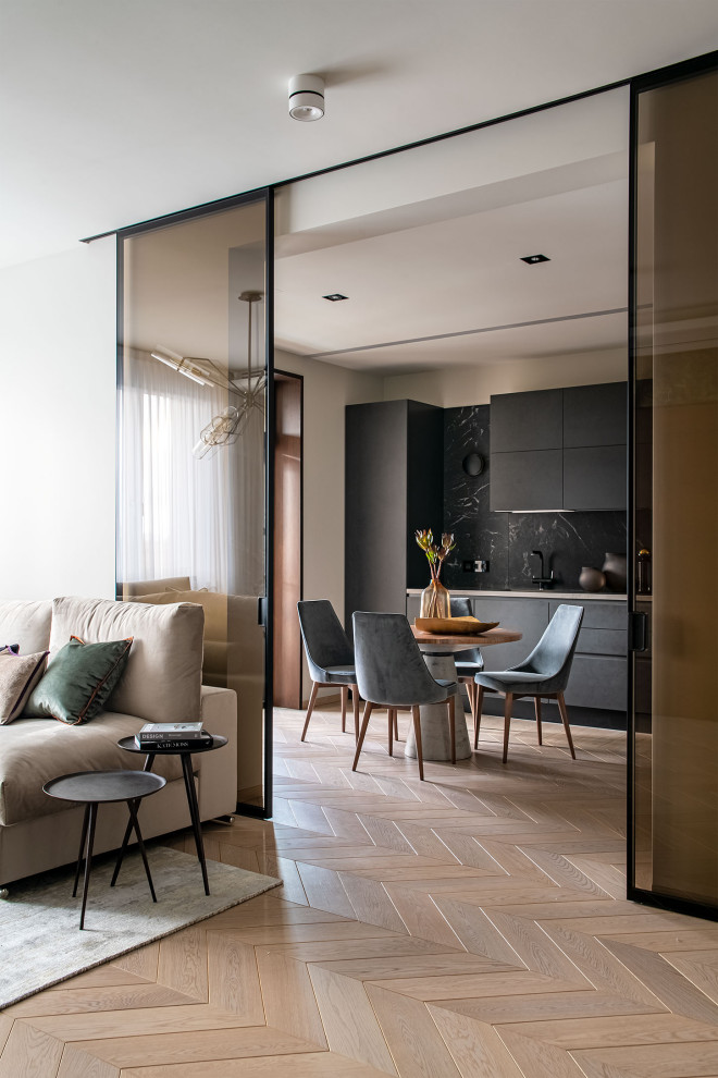 Houzz тур: Интерьер с шестью спрятанными монолитными колоннами