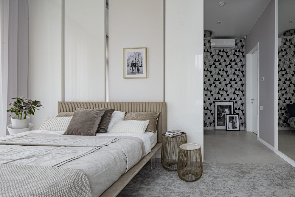 Большой красивый белый дом