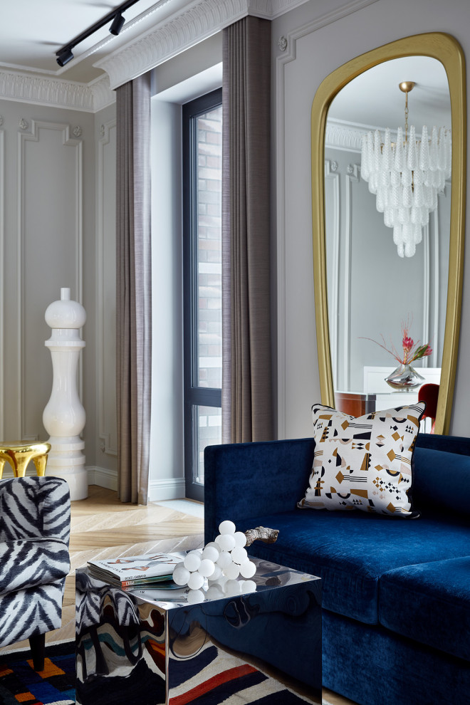 В гостях: Квартира имиджмейкера — с зеркальной кухней и винтажем