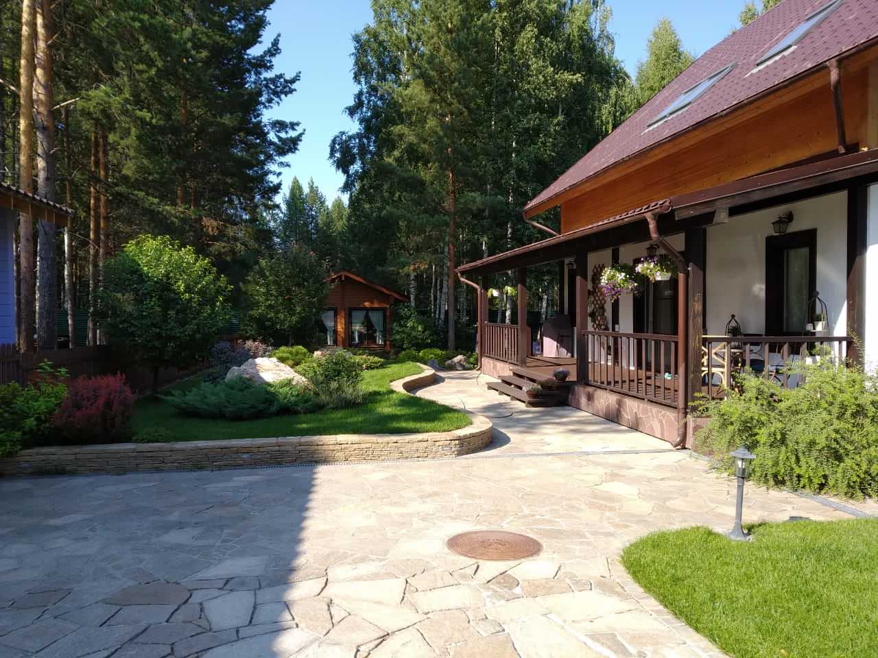 У леса на опушке