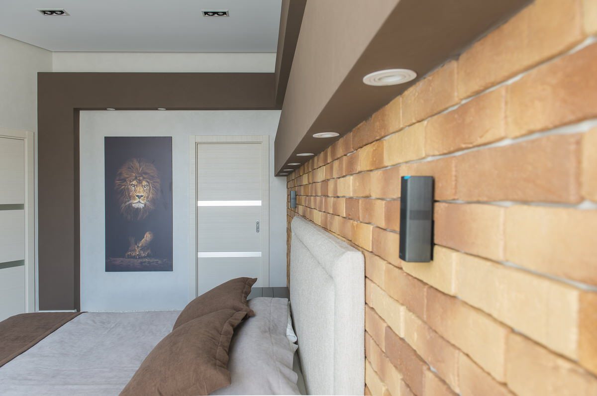 Частная квартира для него