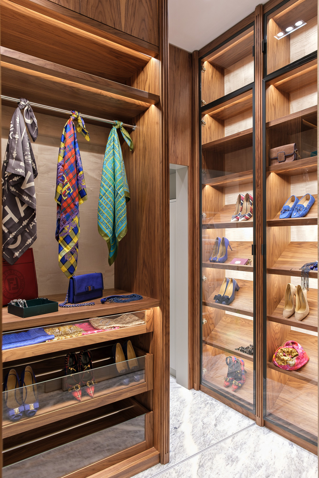 Дом на набережной