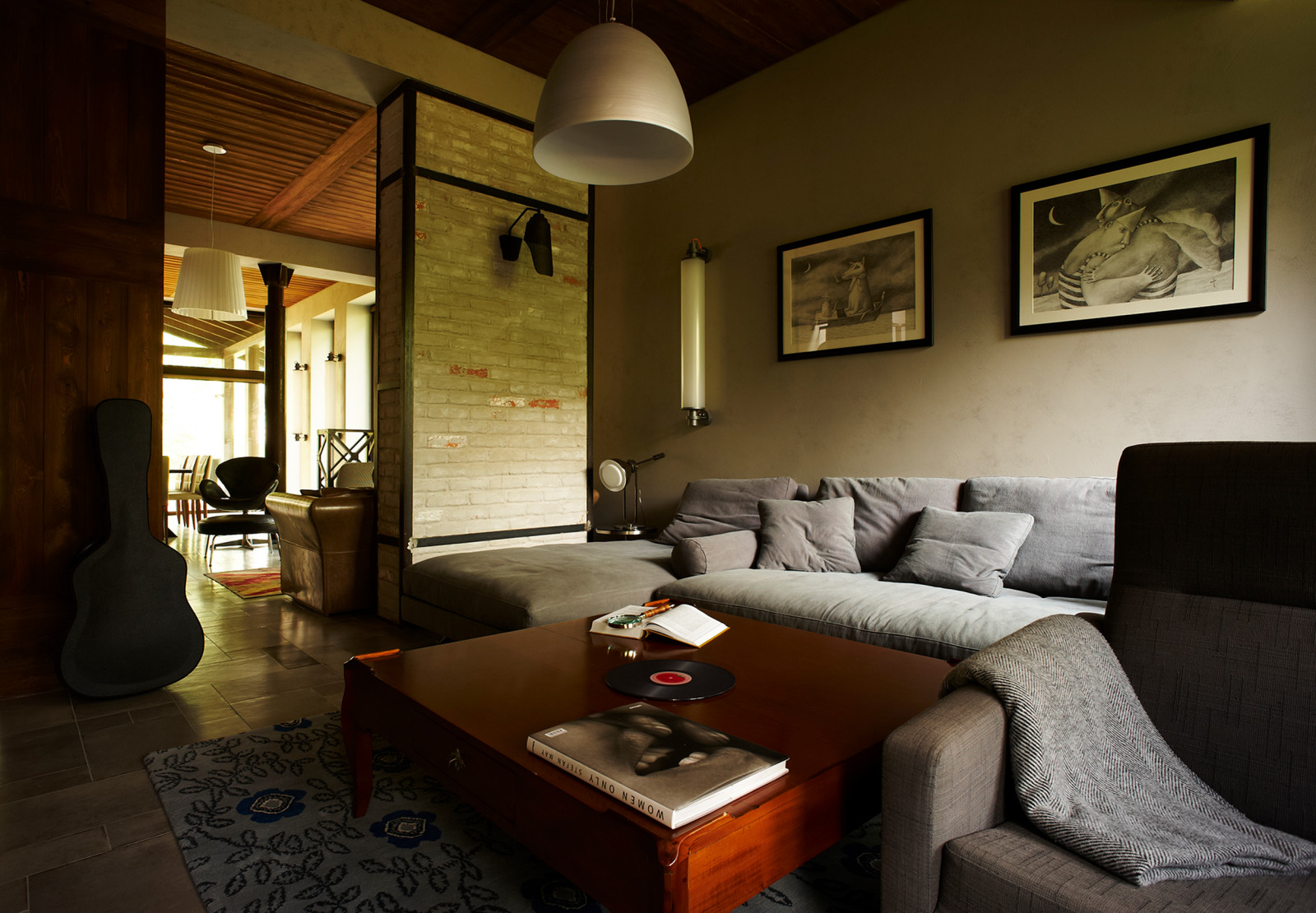 Дом на склоне