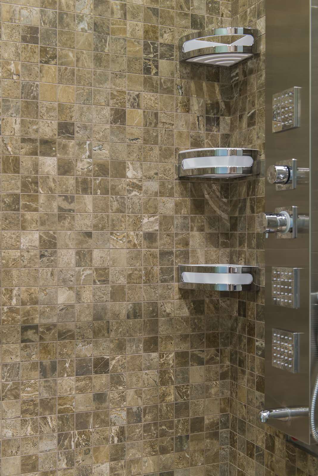 Частная квартира для него