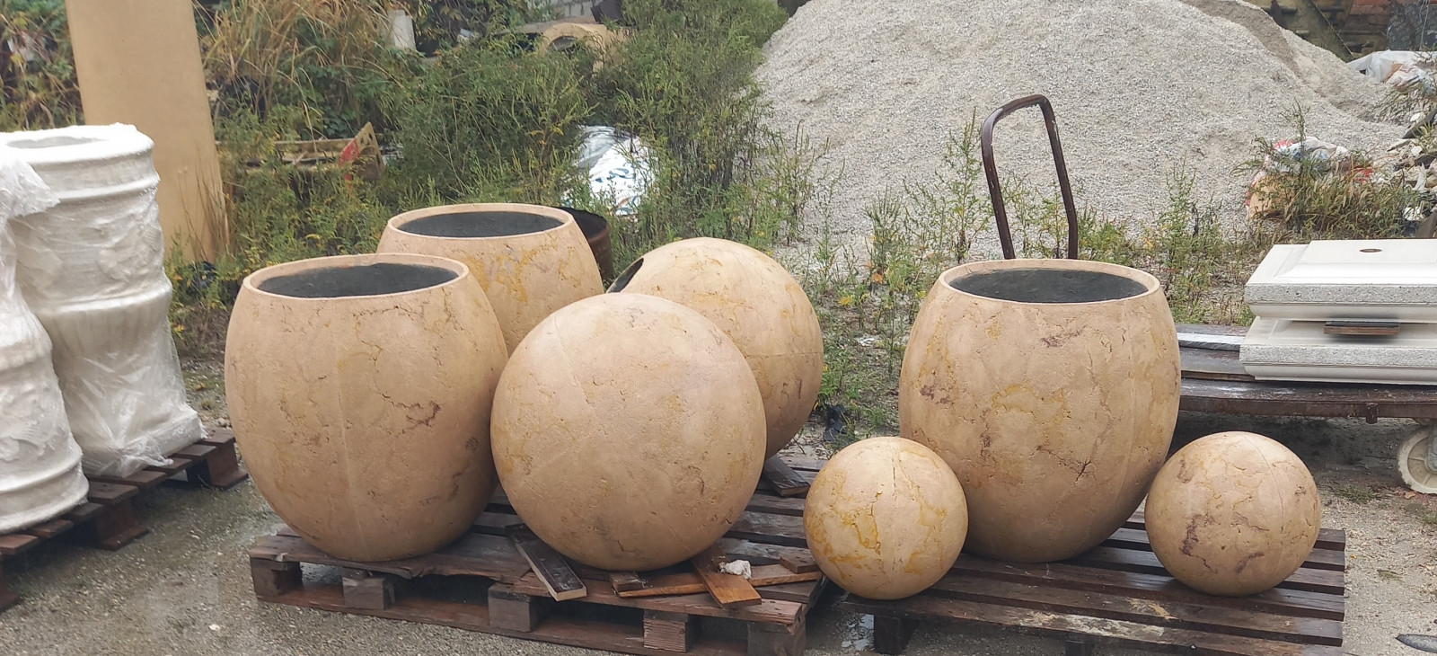 Обложка проекта: вазоны из стеклофибробетона