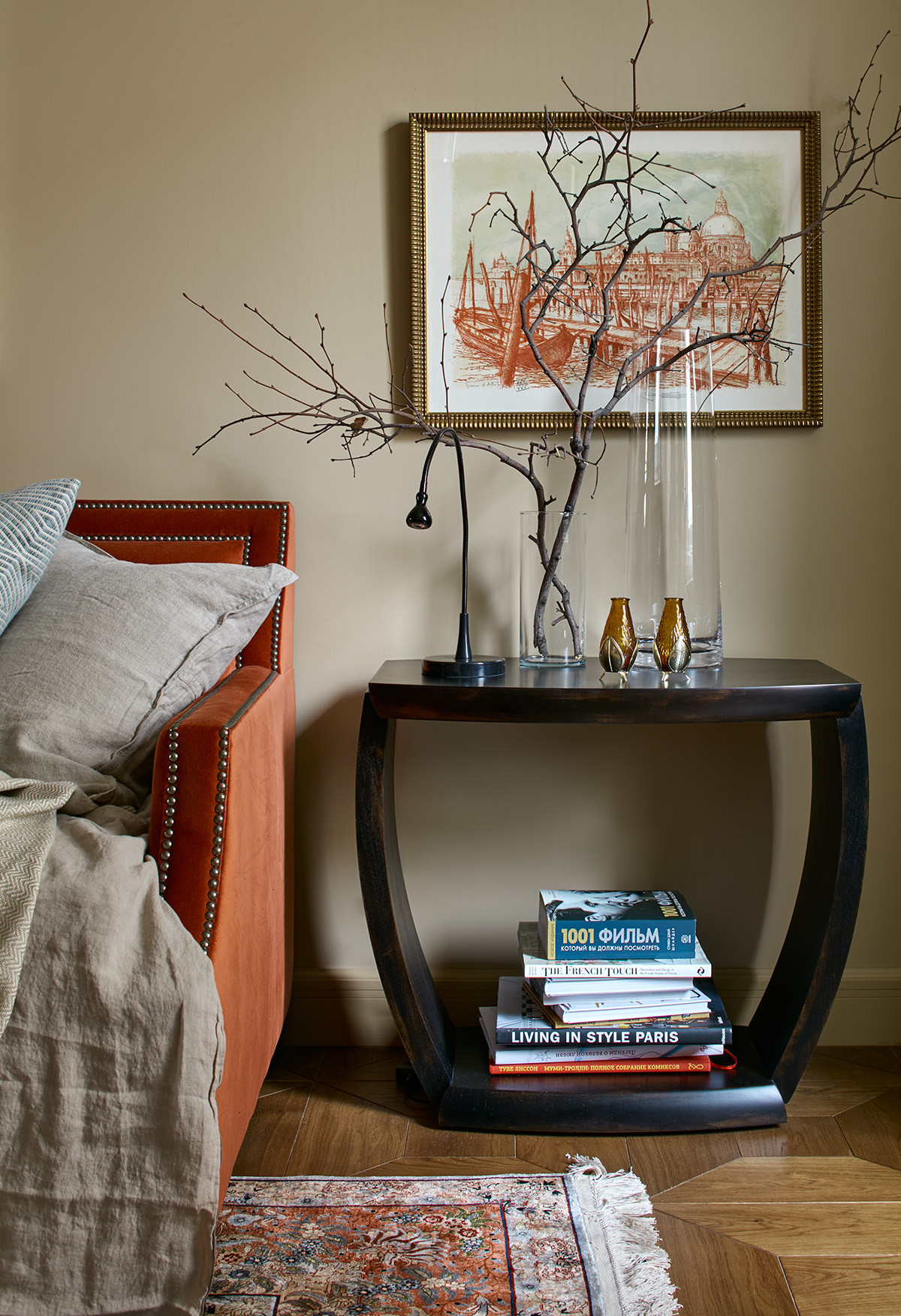 Houzz тур: Светлая квартира по мотивам американской неоклассики