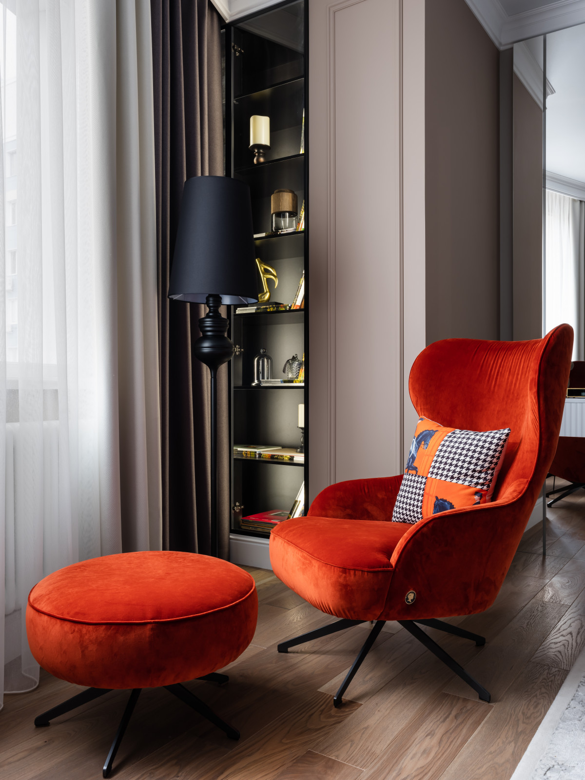 Реализация квартиры в стиле современная классика для семейной пары с ребенком