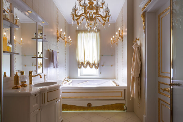 В Золотой оправе