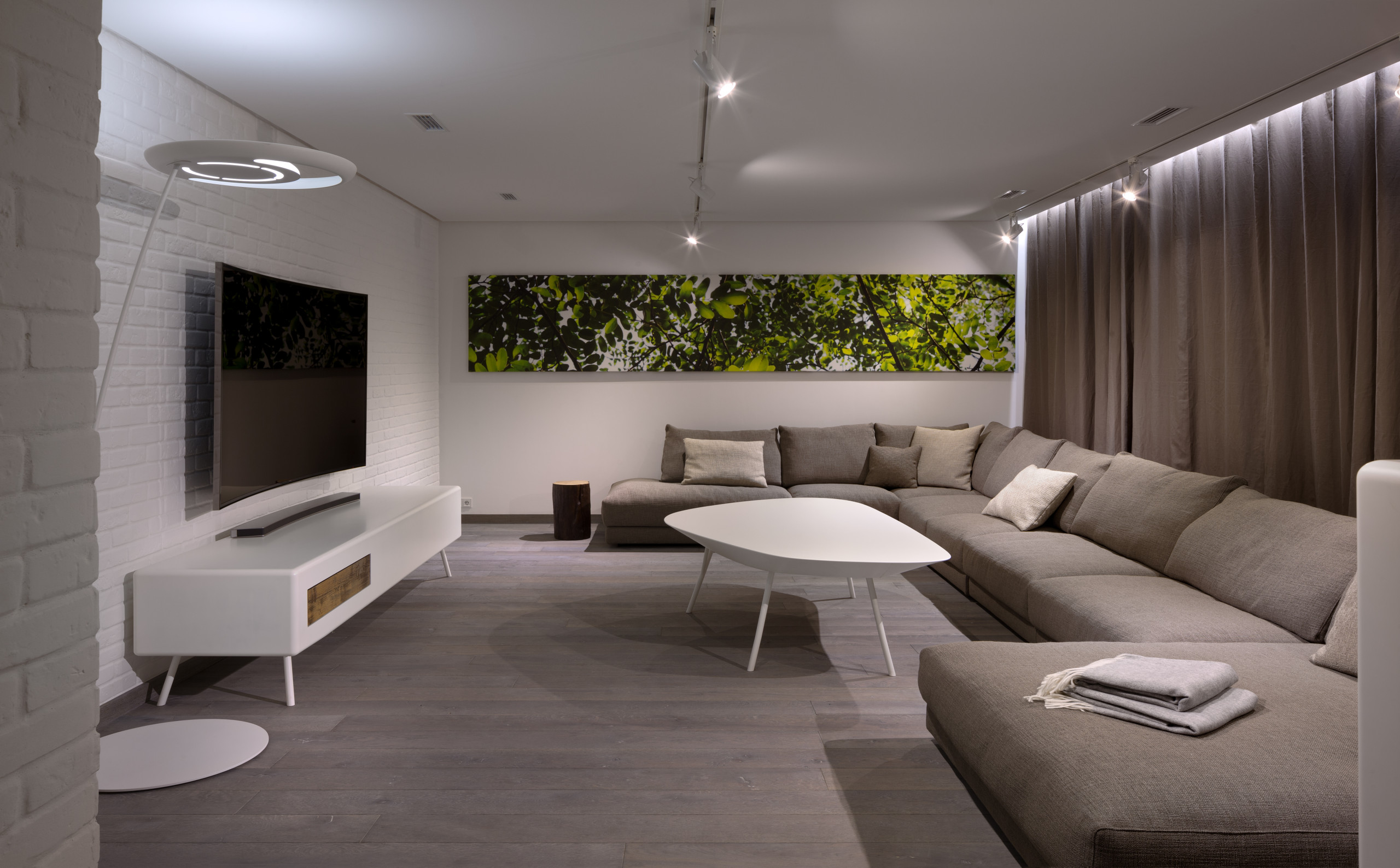 Houzz Украина: Минималистичная квартира с четырьмя уровнями