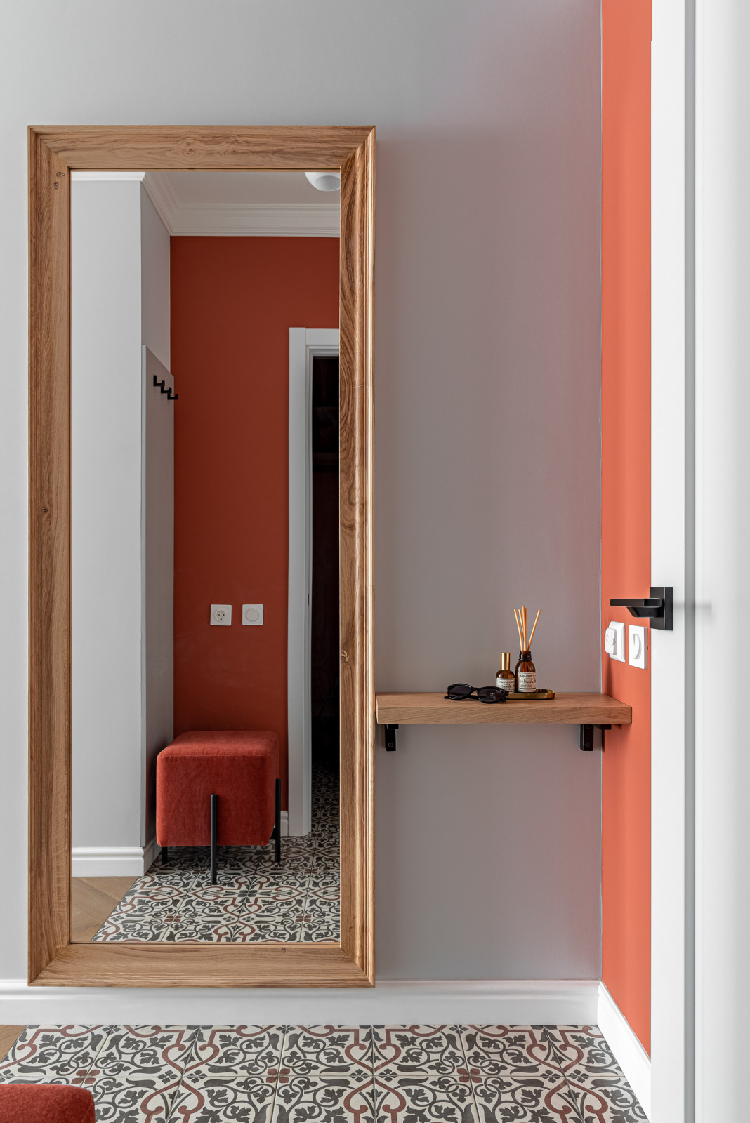 Квартира-студия для творческой девушки (47 кв. м.)