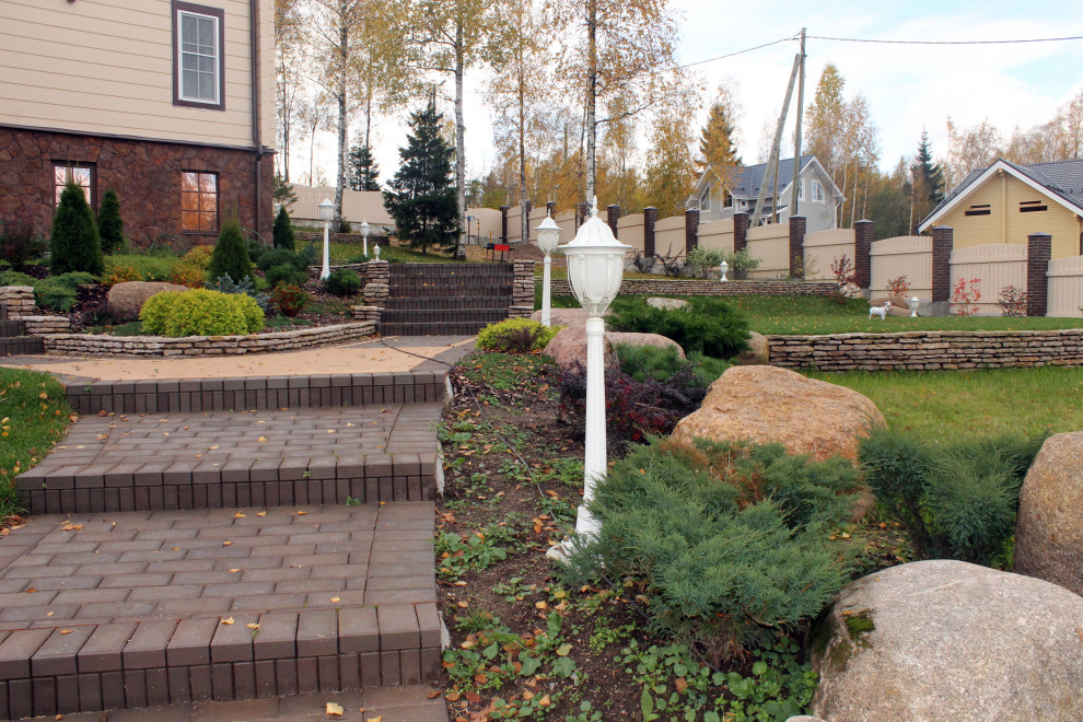 Дом из кирпича в Охтинском парке