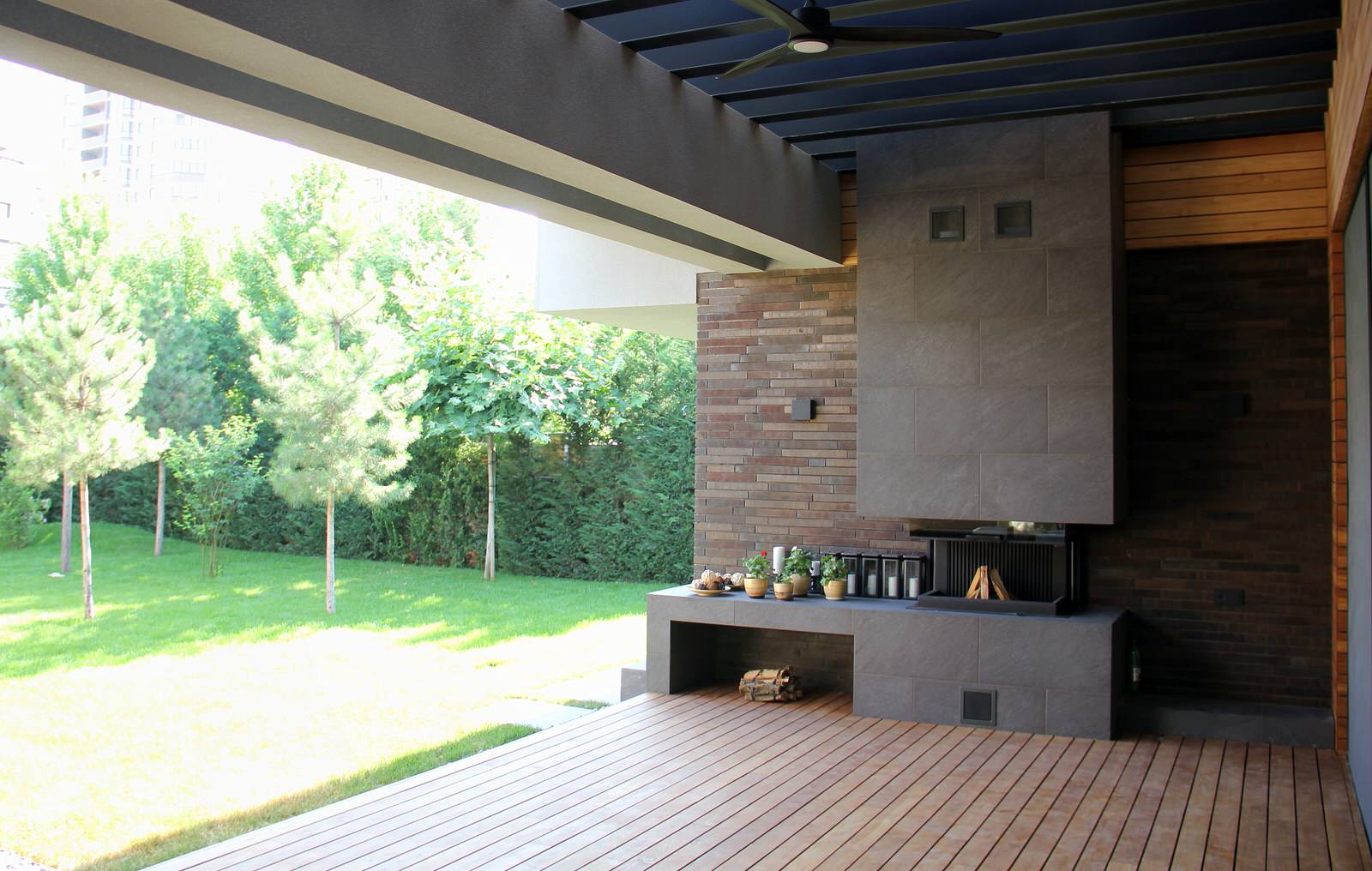 Реализованный проект частного одноэтажного дома в современном стиле