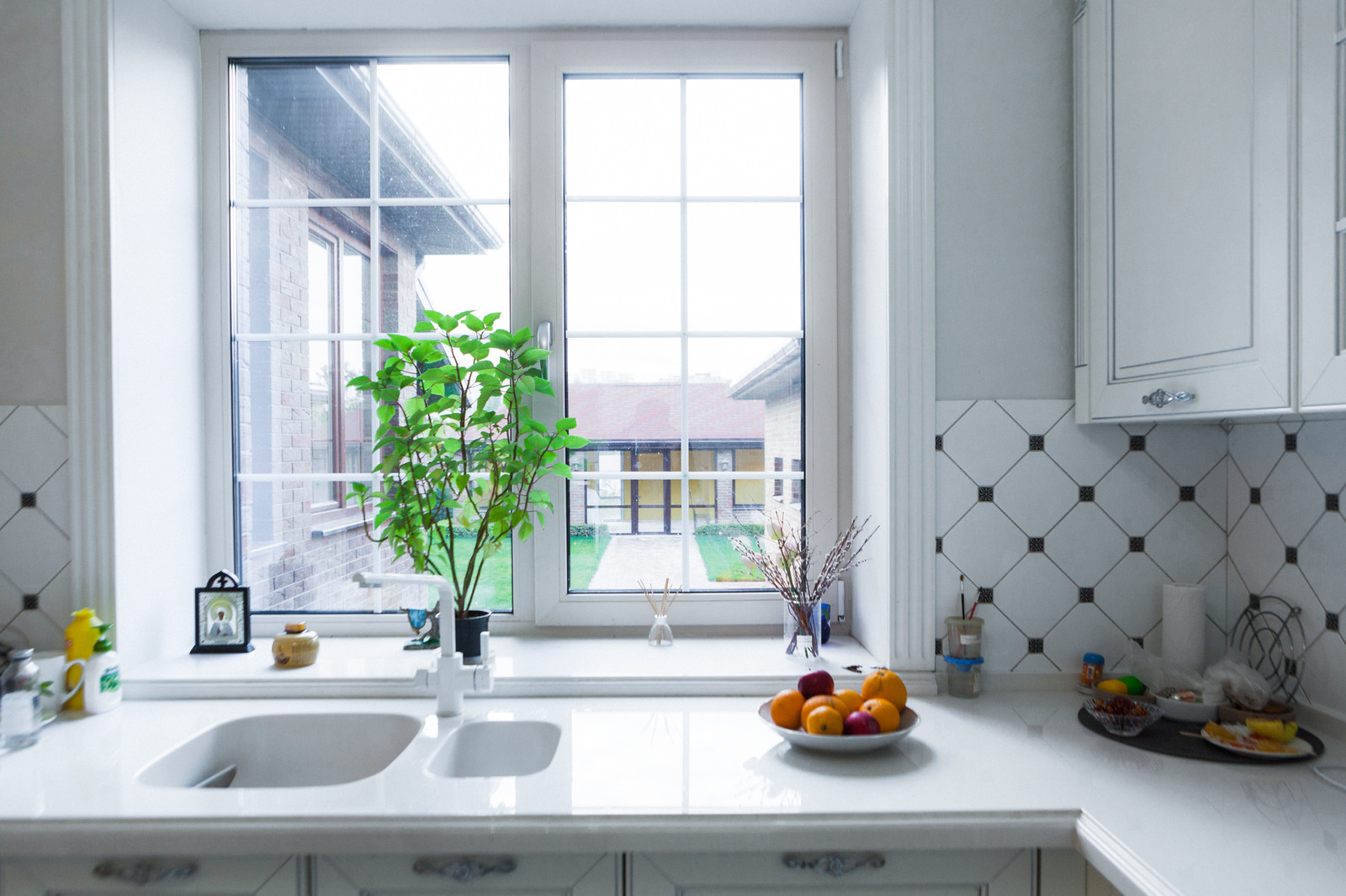 Примеры работ - белоснежная кухня