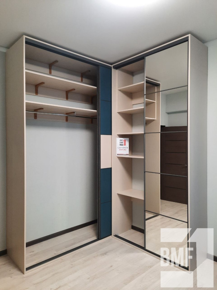 Угловой шкаф