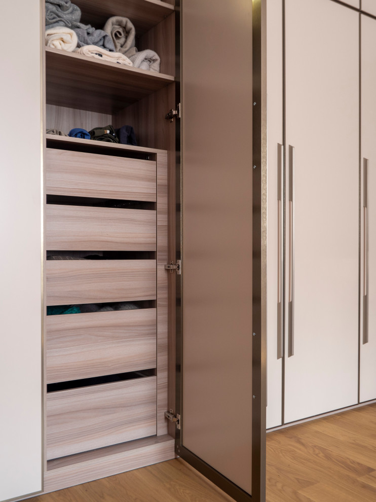 Стильный шкаф в спальню