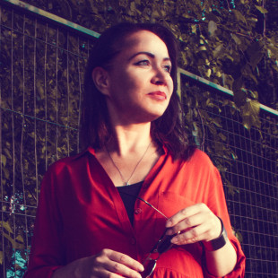 Елена Леонова