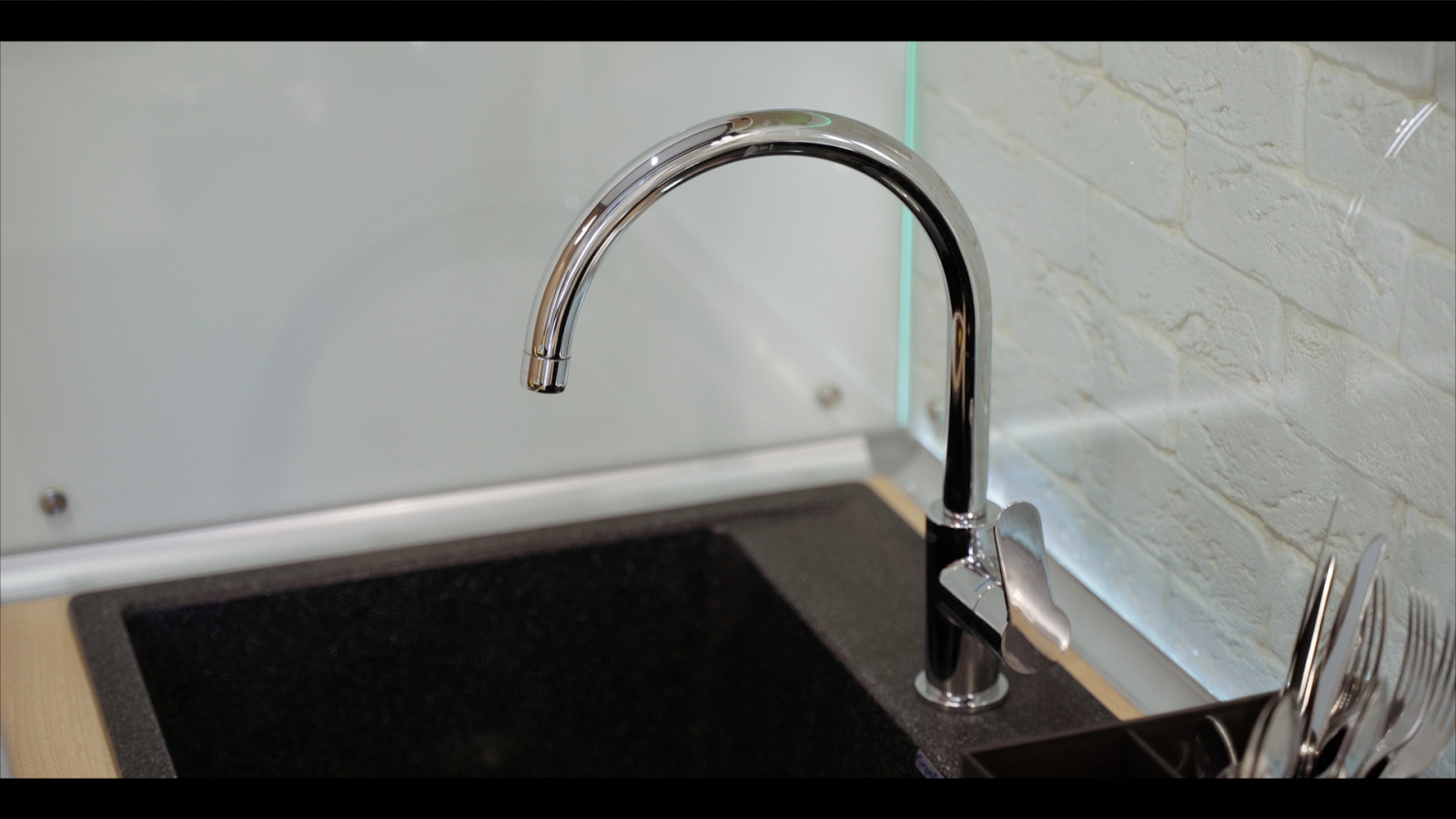 Комиссаровский переулок