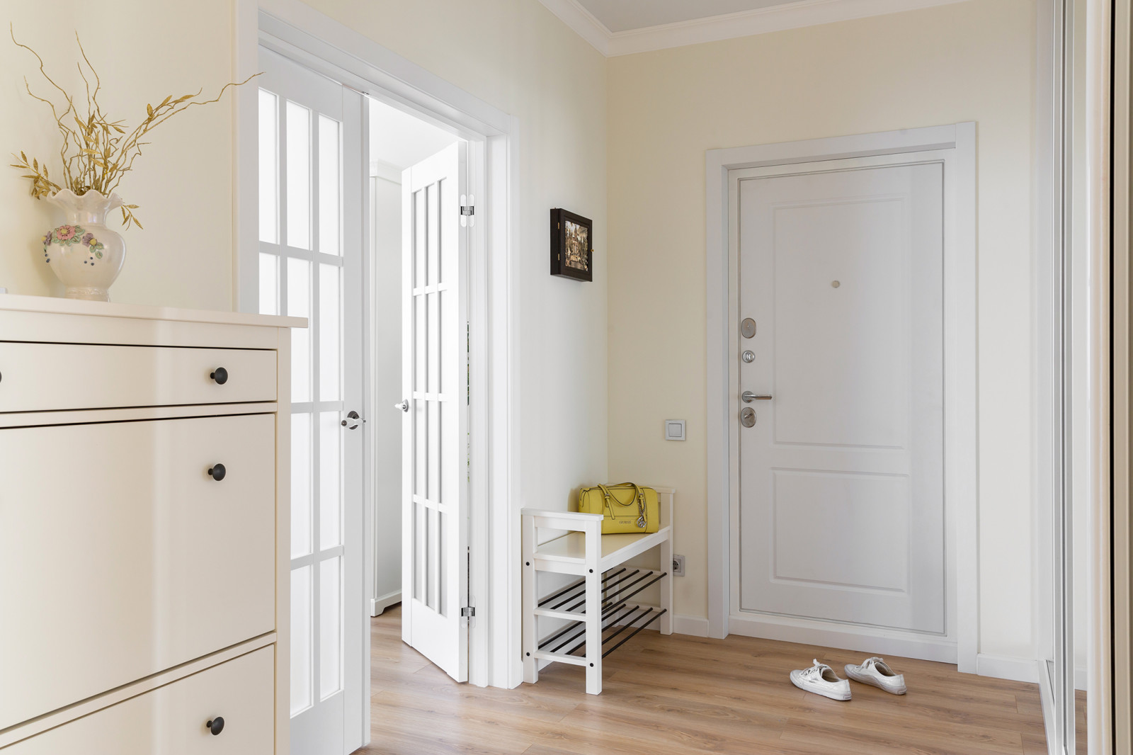 Квартира для родителей с натяжными потолками