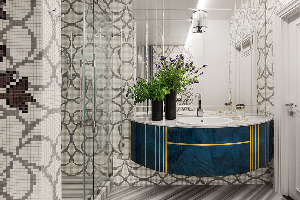 Квартира в Москве "Небо , самолёт , девушка"