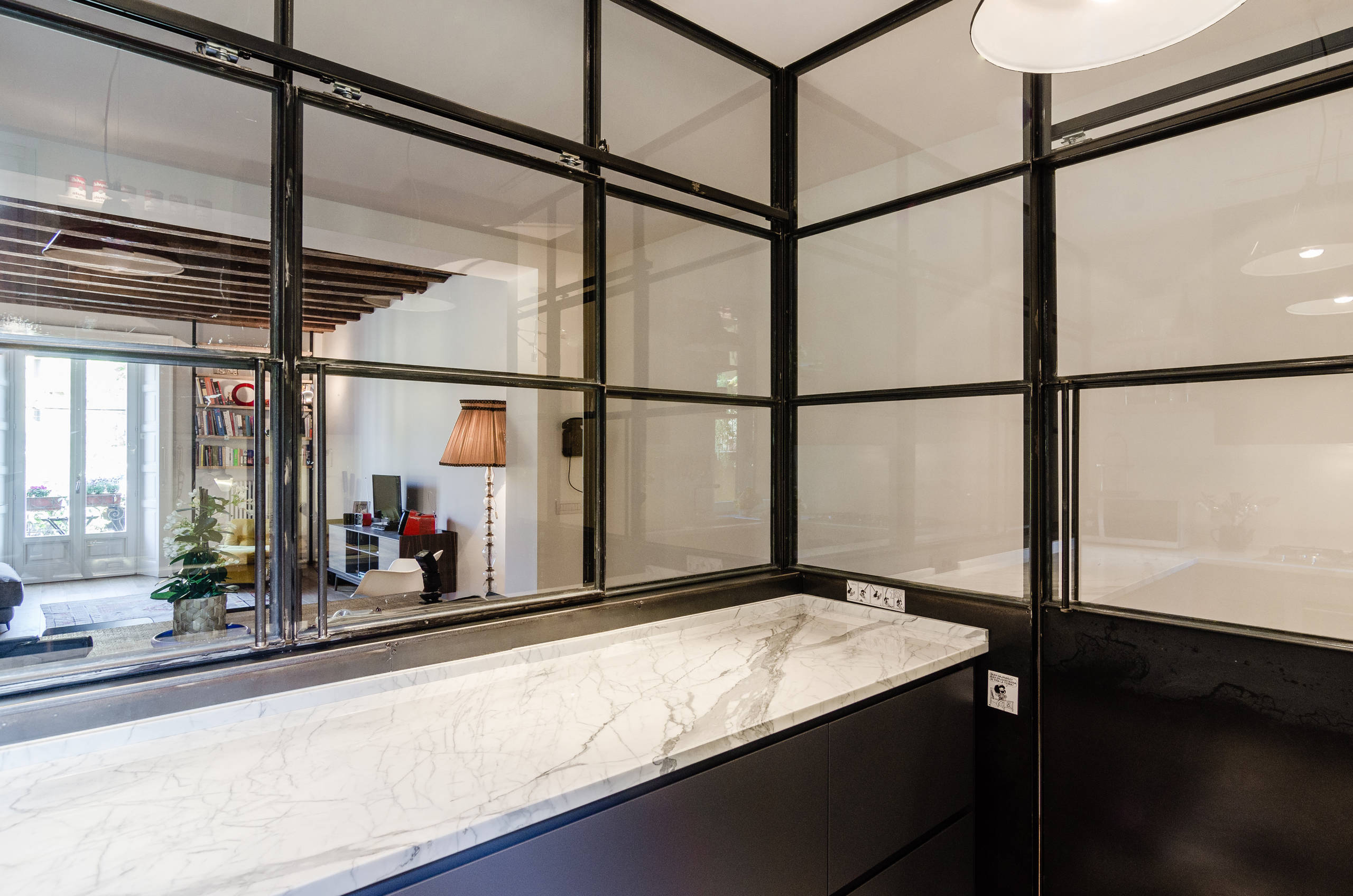 Houzz Италия: Переделка по-милански с видом на Навильи