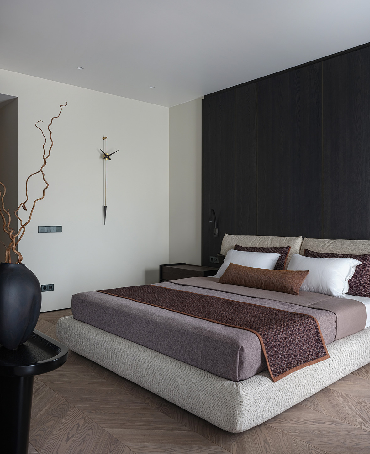 Монохромная квартира 90 м2 в центре Москвы