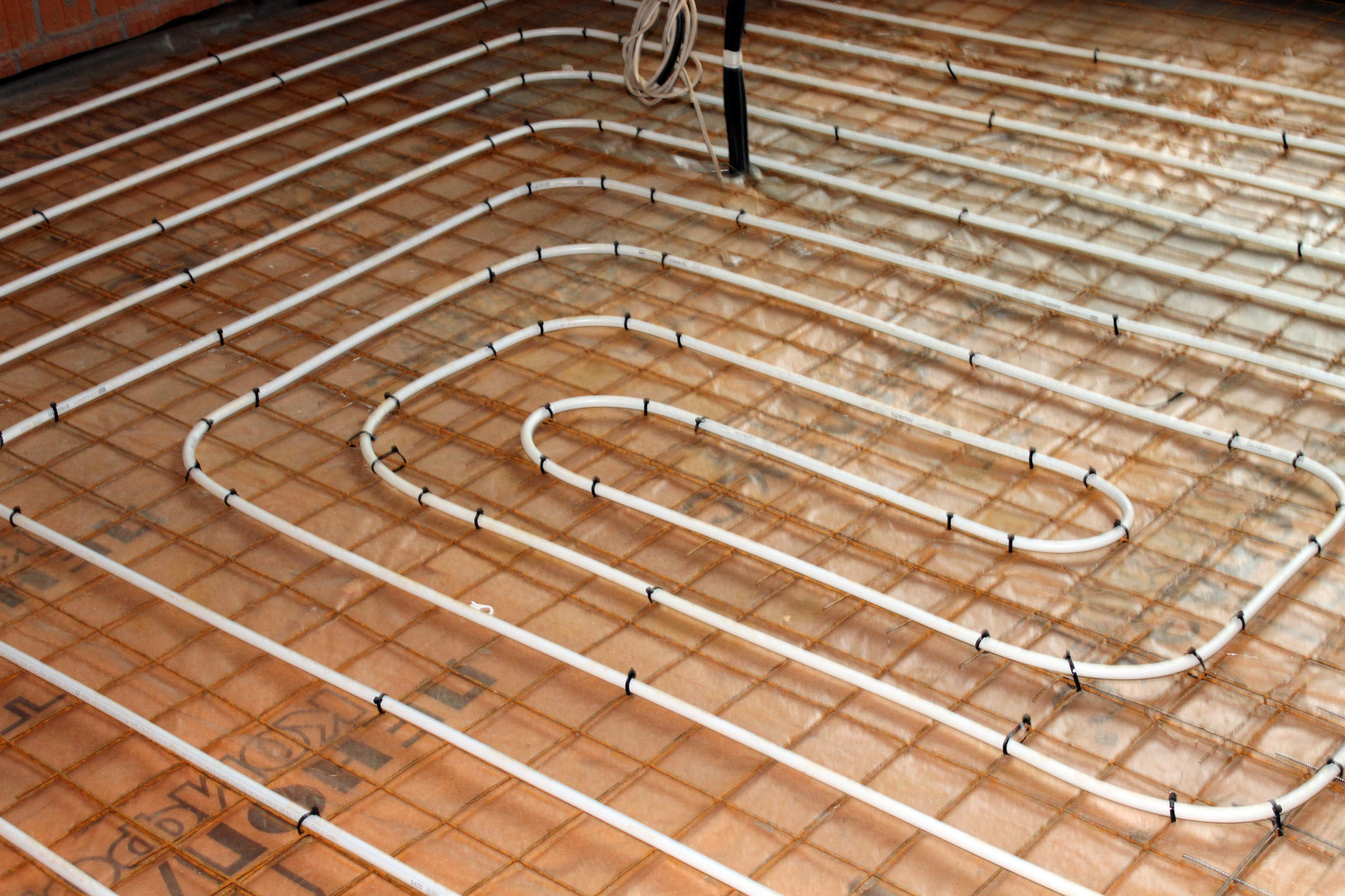 Дом из кирпича в "Охтинском парке"