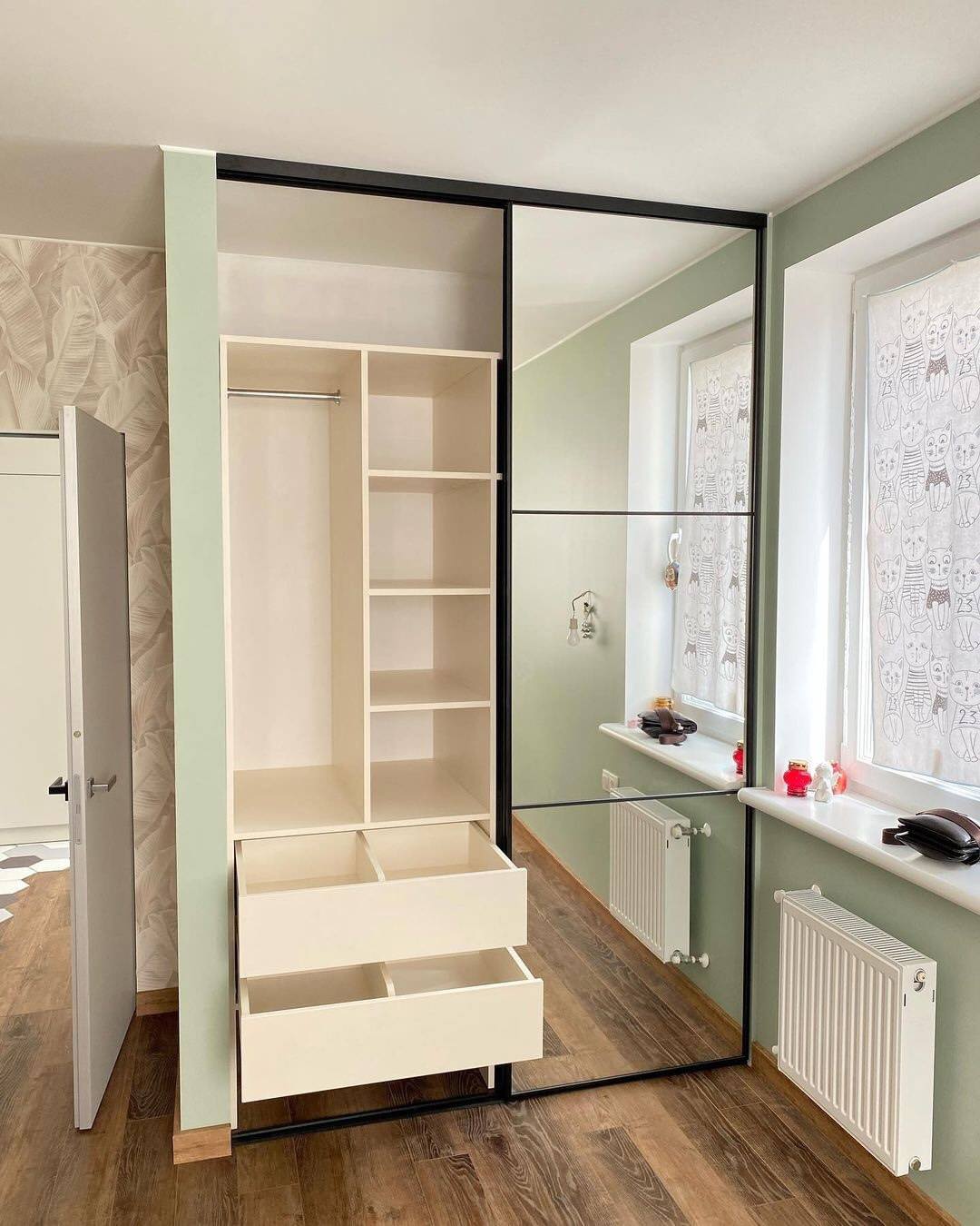 Обложка проекта: Зеркальный шкаф-купе