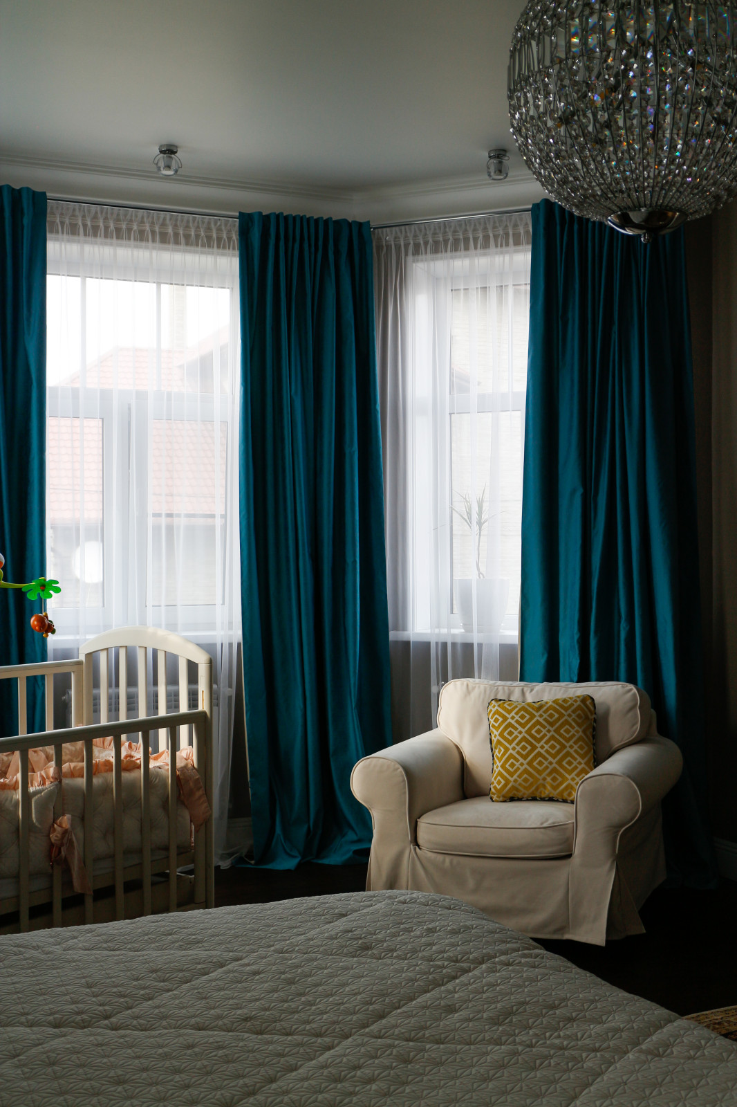 Интерьер двухэтажного дома в пригороде