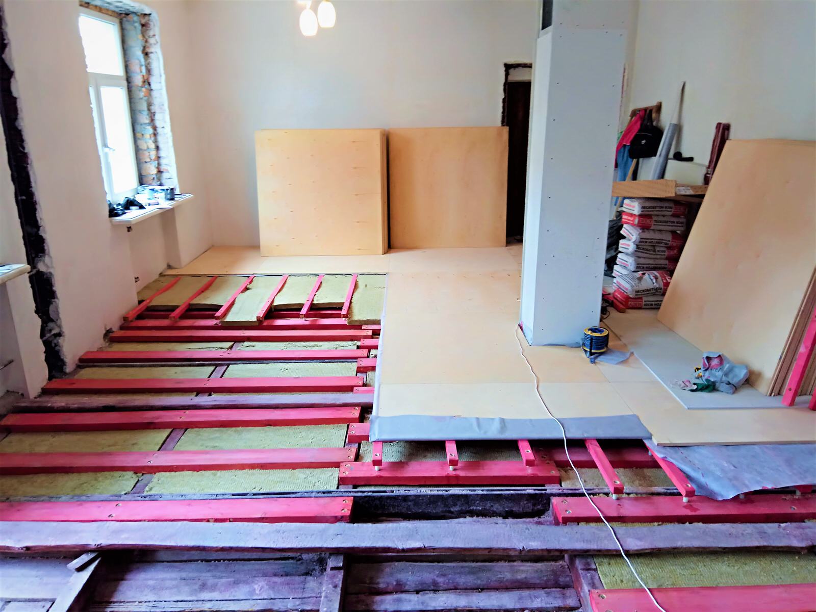 Обложка проекта: Деревянные перекрытия в квартире. Ремонт пола