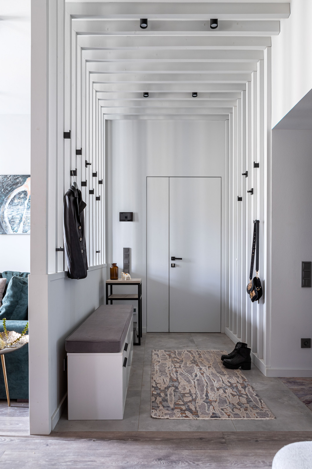 КВАРТИРА С ЯРКИМИ АКЦЕНТАМИ В СТАРОМ ФОНДЕ