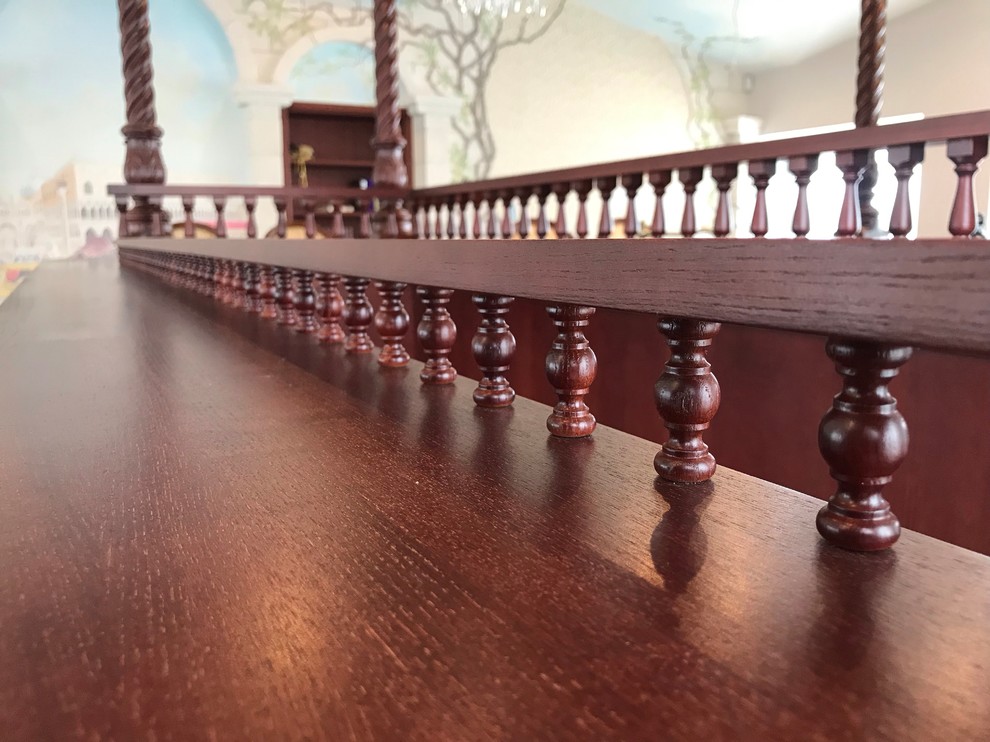 БАР И ЛЕСТНИЦА ИЗ МАССИВА