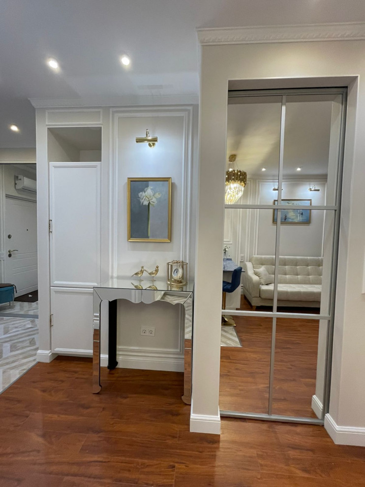 Двухкомнатная квартира 34кв.м. в неоклассическом стиле.