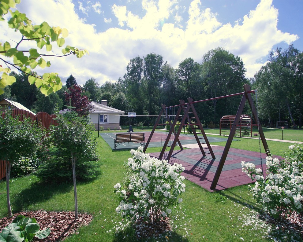 Архитектурный ансамбль из трех домов